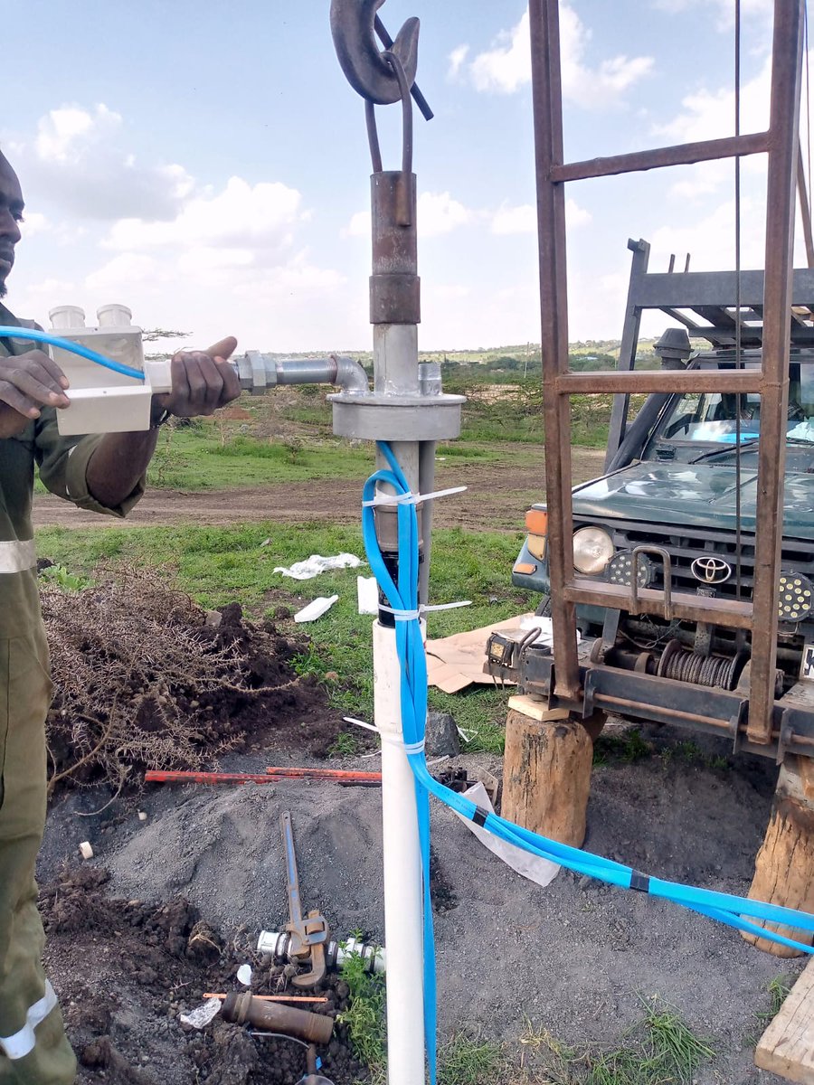 AtwinEngLtd's tweet photo. The #best borehole pump installation professionals. #Atwindelivers!! We are installing a 5.5 kw pump that will operate completely on #solarenergy!💧💦☀
For all your borehole services;
Atwin Engineering
0725 359 624
#borehole #boreholepump #boreholesolutions #farming https://t.co/mioWmcXZc6