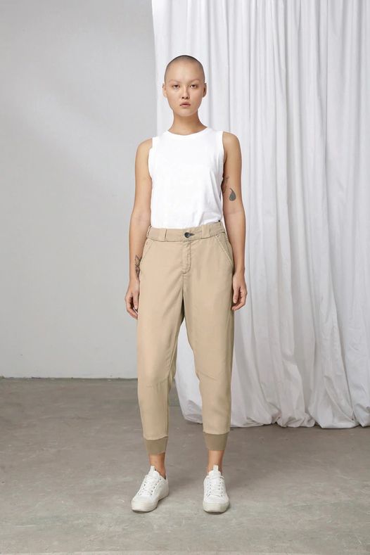 CEEconceptstore's tweet photo. Coole Tencel Jogger Hose by DAWN Denim at my chillout Store in Heinsberg Apfelstrasse 25 #ceeconceptstore #heinsberg #dawndenim #damenmode 130 Euro jetzt 10 % Rabatt #onlineshop in zwei Farben erhältlich auch in blau https://t.co/perqWWzdHI