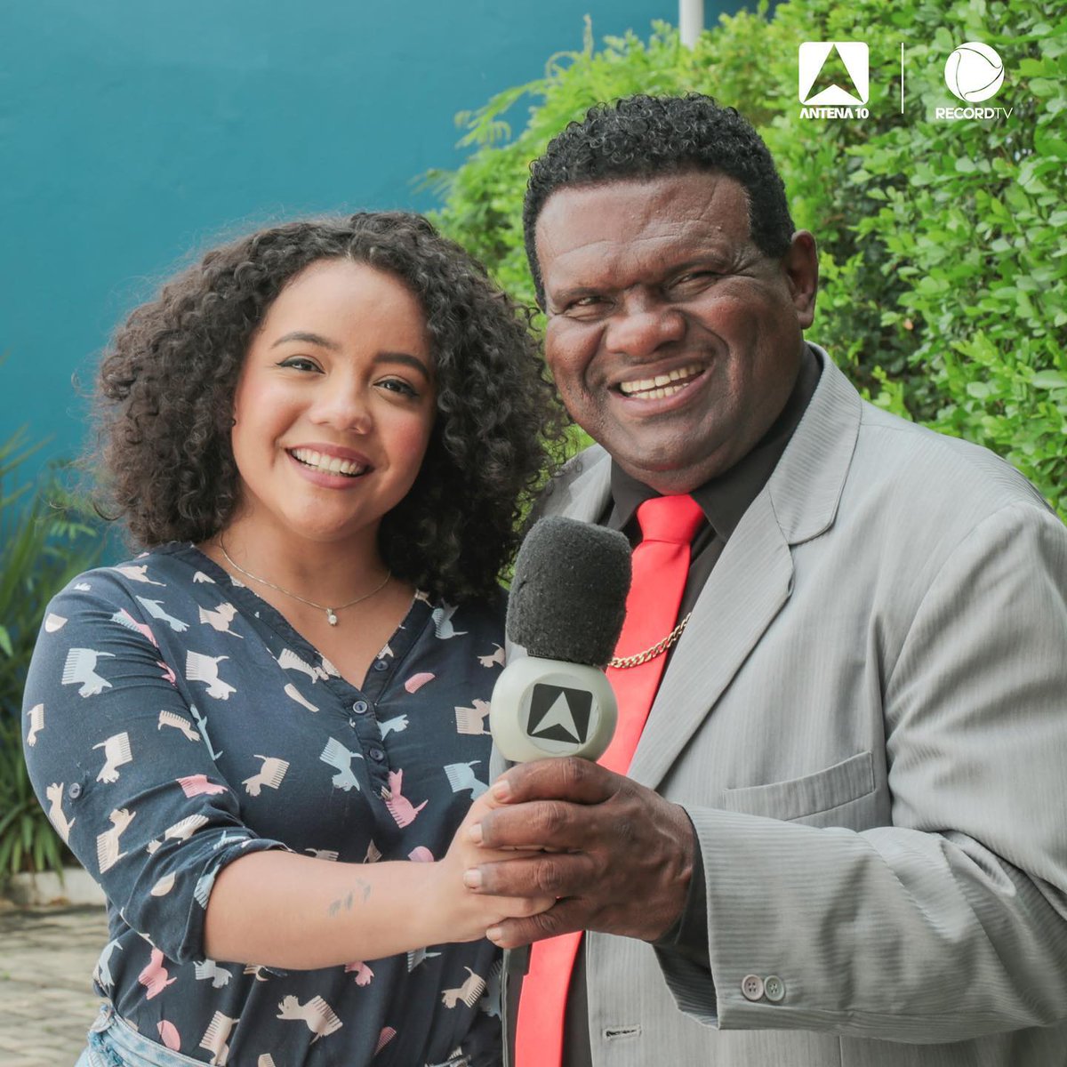tvantena10's tweet photo. Aquele feat que você respeitaaaaaa 💥💥 De segunda a sexta, @eduardaaraujo_pi e @thonnyblack13 trazem reportagens sobre os variados assuntos do estado em nossa programação! Um encontro de gerações que vale a pena compartilhar com vocês ❤️📺✅ https://t.co/mpwZgyis1C