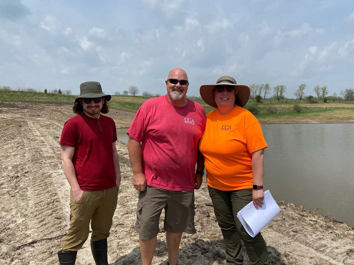 CGA_Consultants's tweet photo. Yesterday’s heat didn’t stop this crew from checking up on our Clear Creek Watershed project! Bubba, where’s your hat? ☀️😎
#clearcreekwatershed #civilengineers #waterengineers #naturalwater #engineers #landsurveyors #watersheds #iowa #water #waterways #ponds https://t.co/bsNMqdyCy5