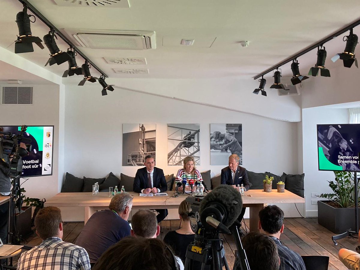 ProLeagueBE's tweet photo. Un #Footballsûr, nous le faisons ensemble

✅Augmenter l'identification
✅Sanctions rapides et strictes
✅Meilleur contrôle d'accès
✅Investir dans les infrastructures

🗣️Un football sûr est le point de départ pour faire évoluer notre sport

Plus d'infos: https://t.co/IHcGRwNnPQ https://t.co/CeuKDFOgvW