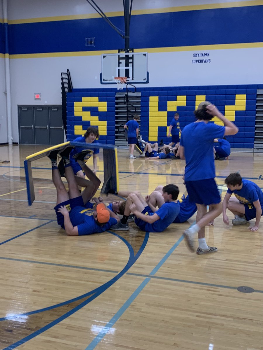 JohnsburgPE's tweet photo. The National Guard is here today doing some awesome team building activities with our students! #JohnsburgPE @NationalGuard https://t.co/Emhm6LWJau