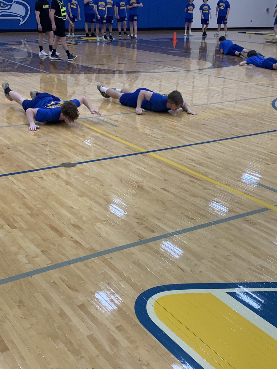 JohnsburgPE's tweet photo. The National Guard is here today doing some awesome team building activities with our students! #JohnsburgPE @NationalGuard https://t.co/Emhm6LWJau