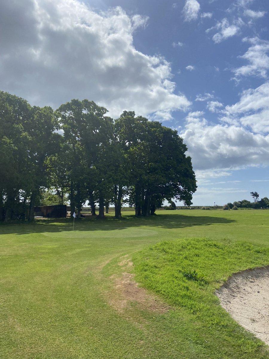 GolfStarcross's tweet photo. The course looking amazing after yesterday’s rain and we are open all weekend from 8am - 7pm 9 holes just £7 and club hire is also available. No need to book just turn up and play whenever suits you. Golfers of all ages and abilities are very welcome! For anymore: 01626891918⛳️🏌️‍♂️ https://t.co/LYuEMwvBD0