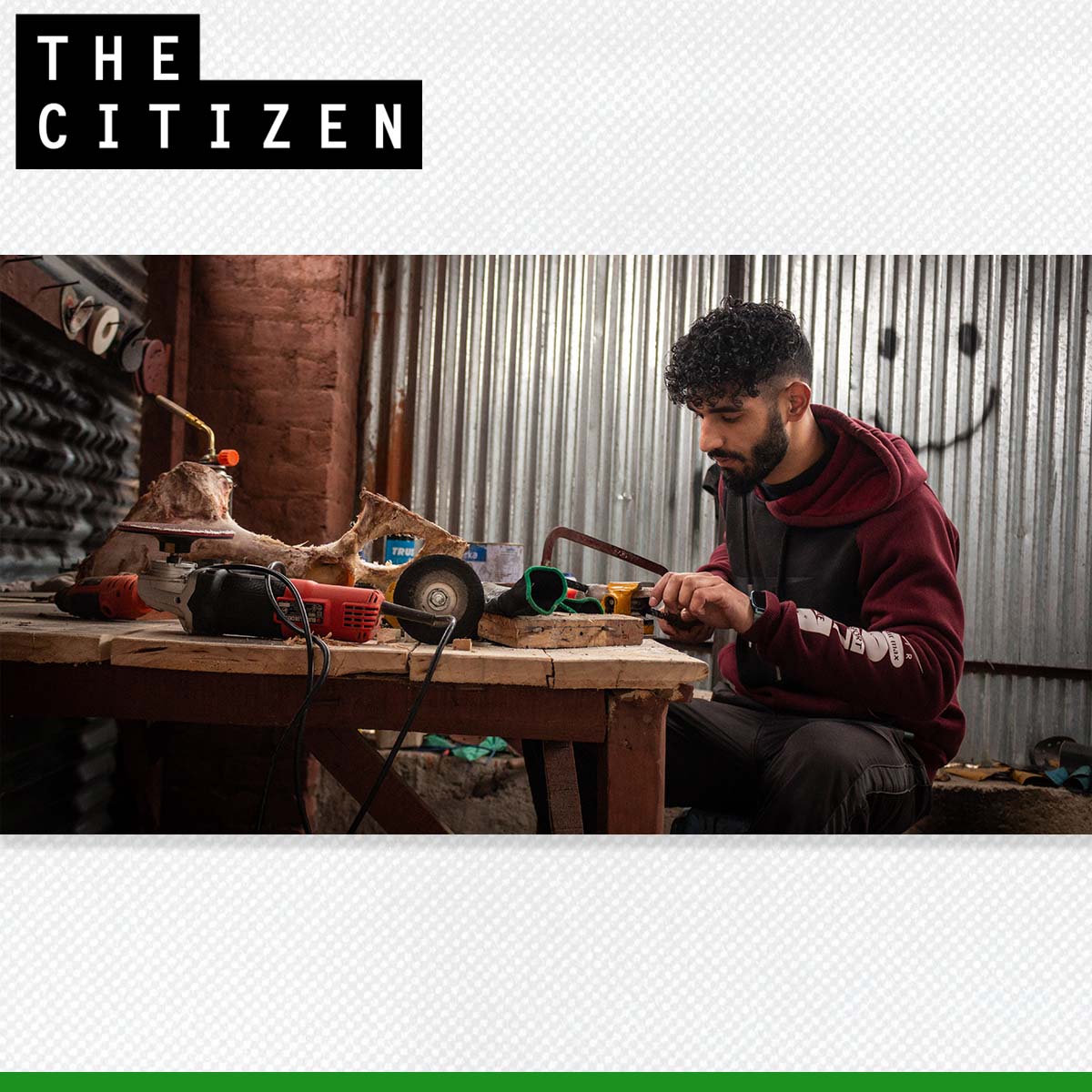 TheCitizen_in's tweet photo. Aziz ur Rehaman is one of the few who are carrying on the tradition of bone crafting that is said to have originated in the area.
#AzizUrRehaman #KashmiriCraftsman #HandcraftedJewellery #Gulabbagh #BoneCrafting https://t.co/JuDUG0Ioj2