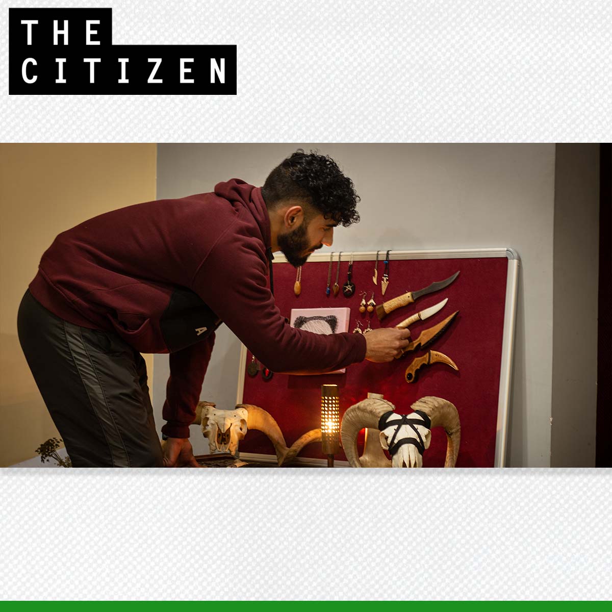 TheCitizen_in's tweet photo. Aziz ur Rehaman is one of the few who are carrying on the tradition of bone crafting that is said to have originated in the area.
#AzizUrRehaman #KashmiriCraftsman #HandcraftedJewellery #Gulabbagh #BoneCrafting https://t.co/JuDUG0Ioj2
