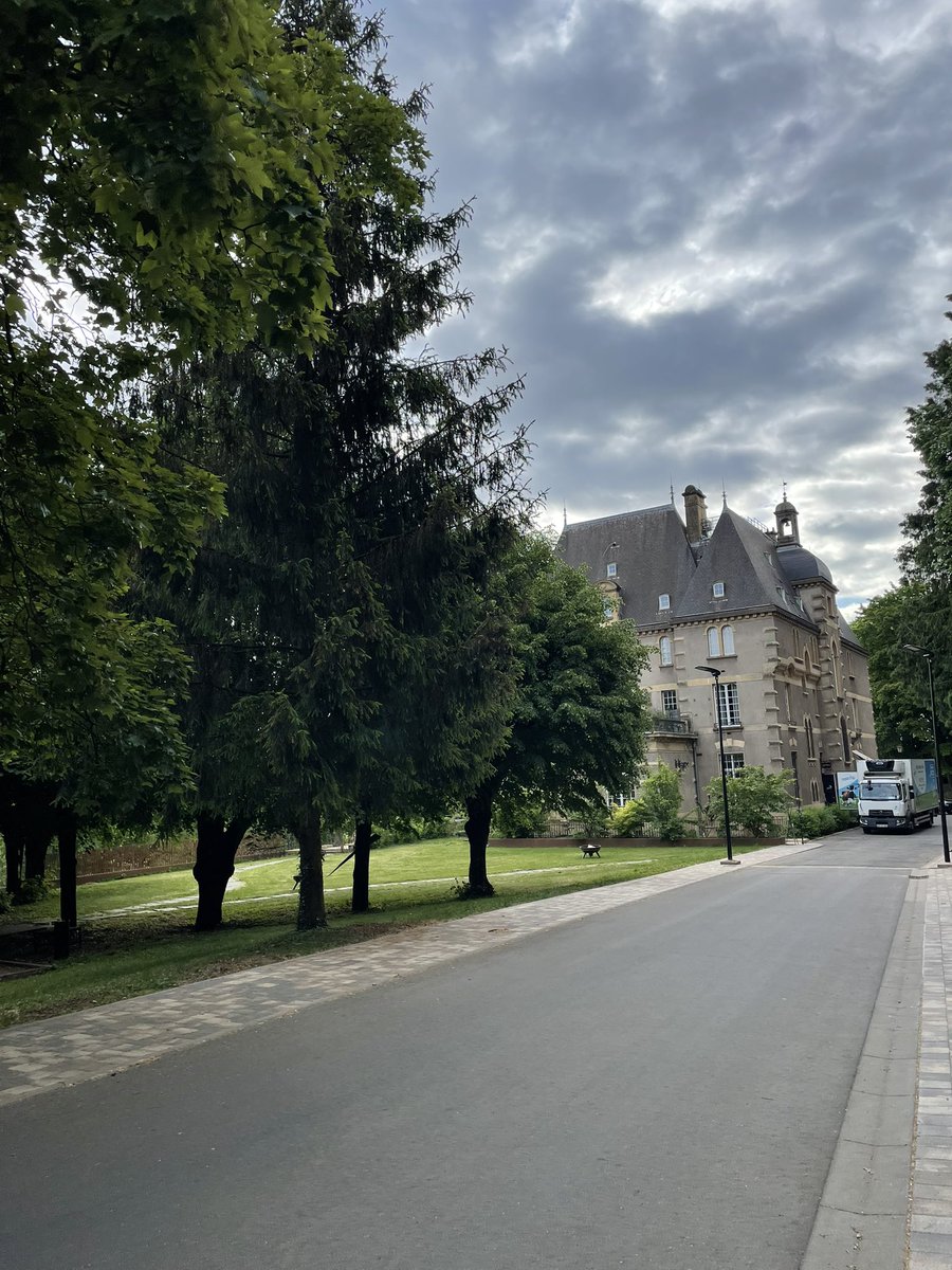 👏🏼 MERCI à la Maison des Mandataires &amp; les interventions très instructives de <a href="/V_Pavanello/">Vincent Pavanello</a>, <a href="/PavanelloMartin/">Martin Pavanello</a> puis de <a href="/IadOlivier/">Olivier DESCAMPS IAD France</a> pour échanger sur #iad et les réseaux de mandataires dans leur ensemble! 

🏰 Le tout dans un cadre magnifique 😍 

#Immobilier #Mandataire