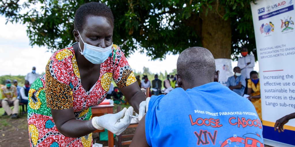 Through >$1 billion annually in health systems strengthening investments across 55 countries, #PEPFAR supports 70K+ clinics (incl. 3K labs), 290K+ health workers, robust health care supply chains & data systems, which help countries fight #HIV & #COVID19. #GlobalCOVIDSummit