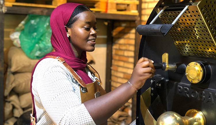 NewTimesRwanda's tweet photo. Smayah Uwajeneza loves preparing and adorning coffee to suit the taste of customers.  

She currently works as a Gorillas Coffee ambassador in Egypt and is a coffee consultant on her own.

She talked to @mbabazijoan11 about coffee and her job as barista.

https://t.co/SLowr0KOUA https://t.co/JmJhQWEsNA