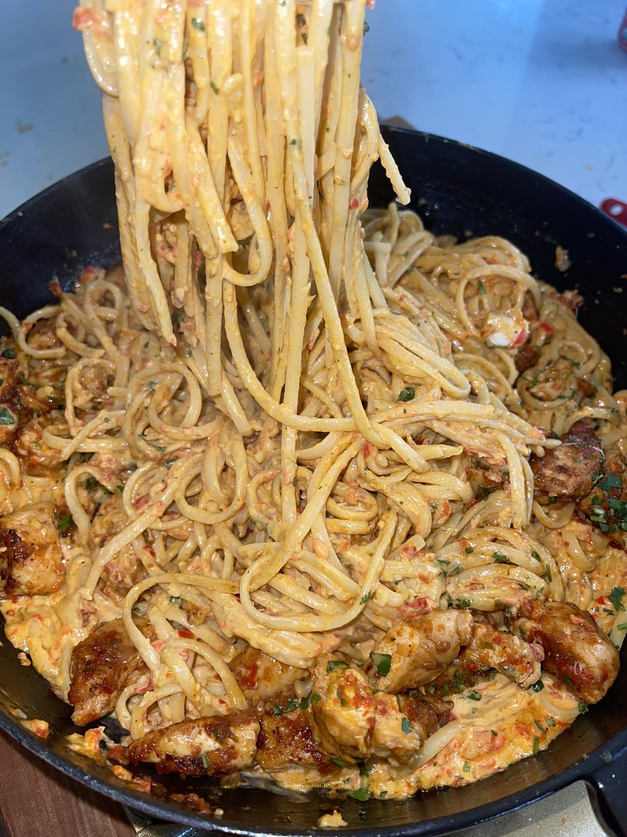 TheGoldenBalanc's tweet photo. Cajun Chicken Pasta 🥵 https://t.co/XI8fMmwuSq