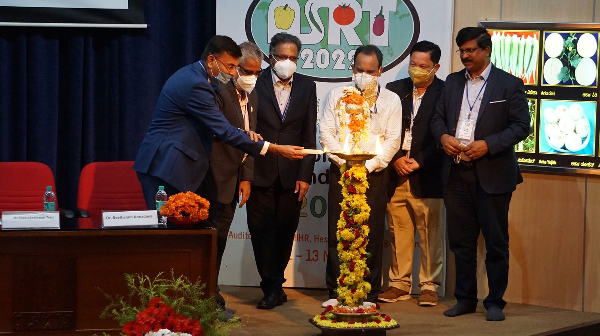apsaseed's tweet photo. Hundreds of scientists and researchers have convened in #Bengaluru this week for #ASRT4 to discuss challenges, solutions and breakthroughs in #solanaceous crops breeding and seed R&D. Read more: https://t.co/rBYYrIIv5O https://t.co/HwDt2tjttz