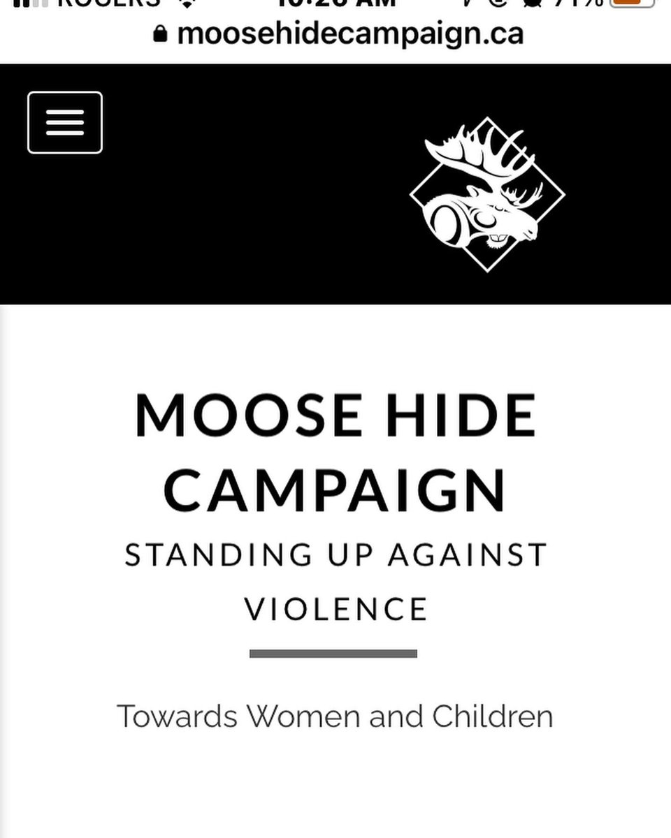 alibrarytech's tweet photo. Standing up against violence towards women & children #moosehidecampaign get your pin/square in the #adslibrary today #bearcatsrepresent https://t.co/qJBgNIUd5P