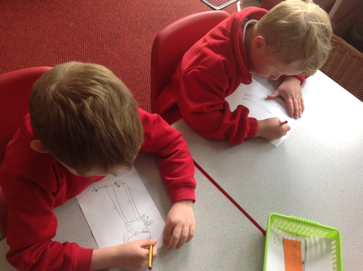 HollyfastSchool's tweet photo. Oi Frog! 1A following a sketching video with illustrator Jim Field #drawwithjimfield #gribbit https://t.co/zpQK3m1vCi