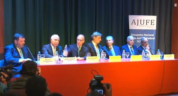 CM_Matterson's tweet photo. Con la presencia de los ministros de la #CorteSuprema de Justicia de la Nación, comenzó en #Rosario el Encuentro Nacional de la Justicia Federal que abordará la temática El juzgamiento del #Narcotráfico organizado por la Asociación de Jueces y Juezas Federales de Argentina #AJUFE https://t.co/qRo9Duhk9E