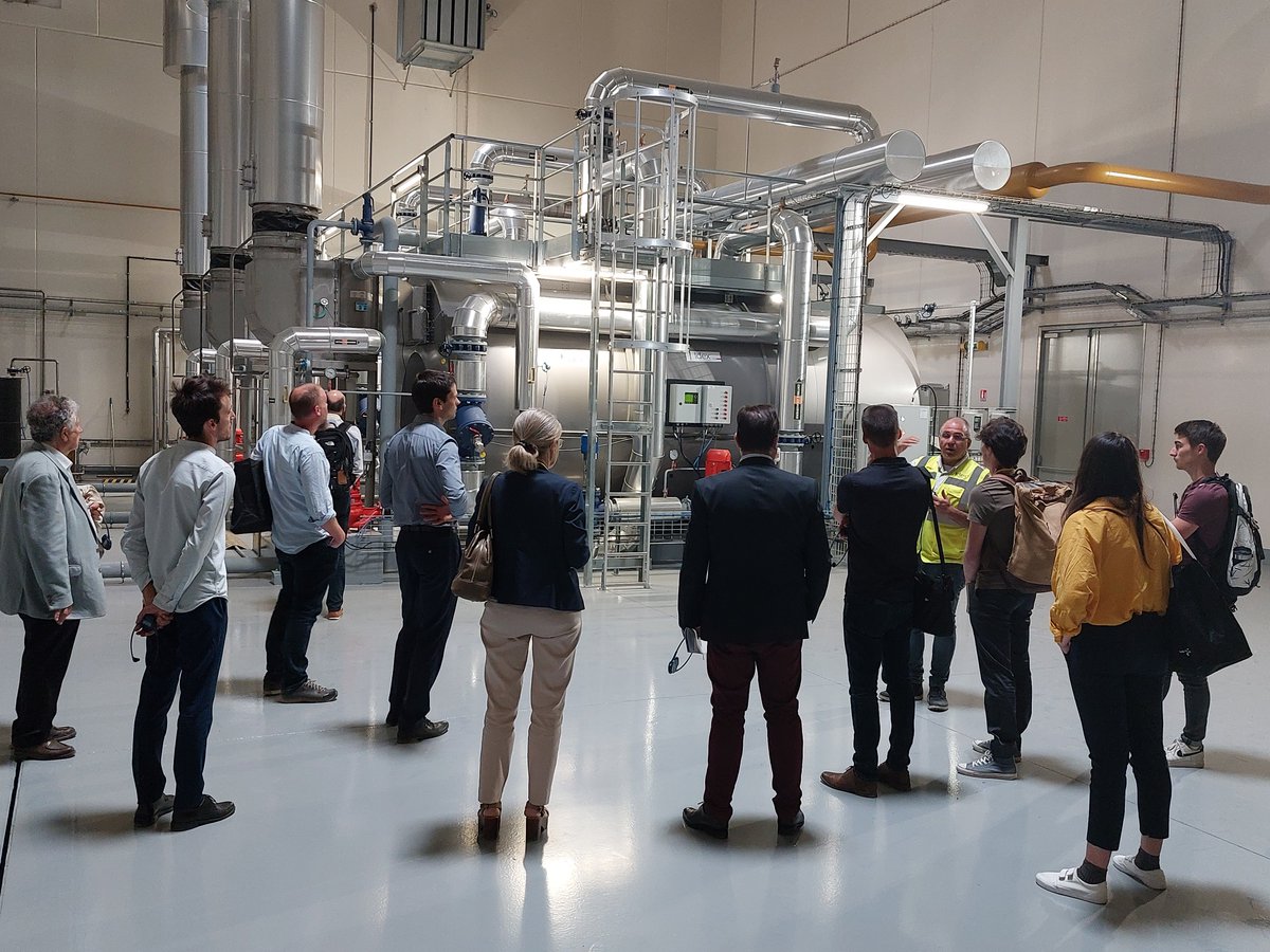 Et cette belle journée se termine avec une découverte du #réseau #5gdhc de <a href="/ParisSaclay/">ParisSaclay</a> ! 

Au fait, vous saviez que ce réseau court sur 25kms sur 2 zones différentes 😯 ? En savoir plus 👉5gdhc.eu/project-cases/…