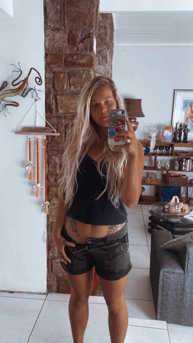 Come see me #LIVE tonight on #StripChat  LINK IN BIO 💋 https://t.co/597q30EsP9<a href="/tag/live"class="tags">#LIVE</a><a href="/tag/stripchat"class="tags">#StripChat</a>