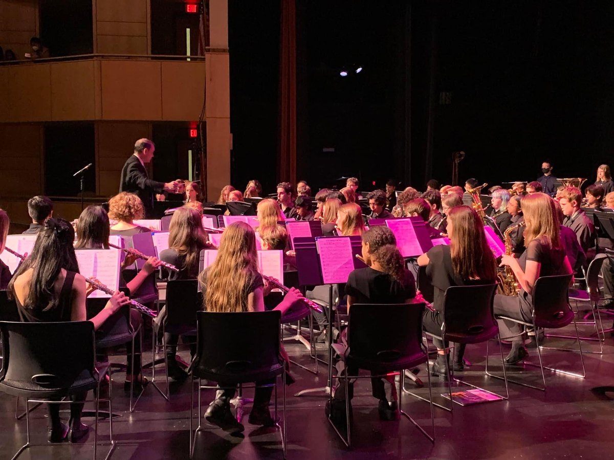 hmsband1's tweet photo. The 2022 Jr. SEMSBA Festival was fantastic. Such great music and great kids. We’re proud of our HMS musicians, and congratulations to all performers. 🎶 @hpsma @HanoverMS https://t.co/xzn4J5iNd7