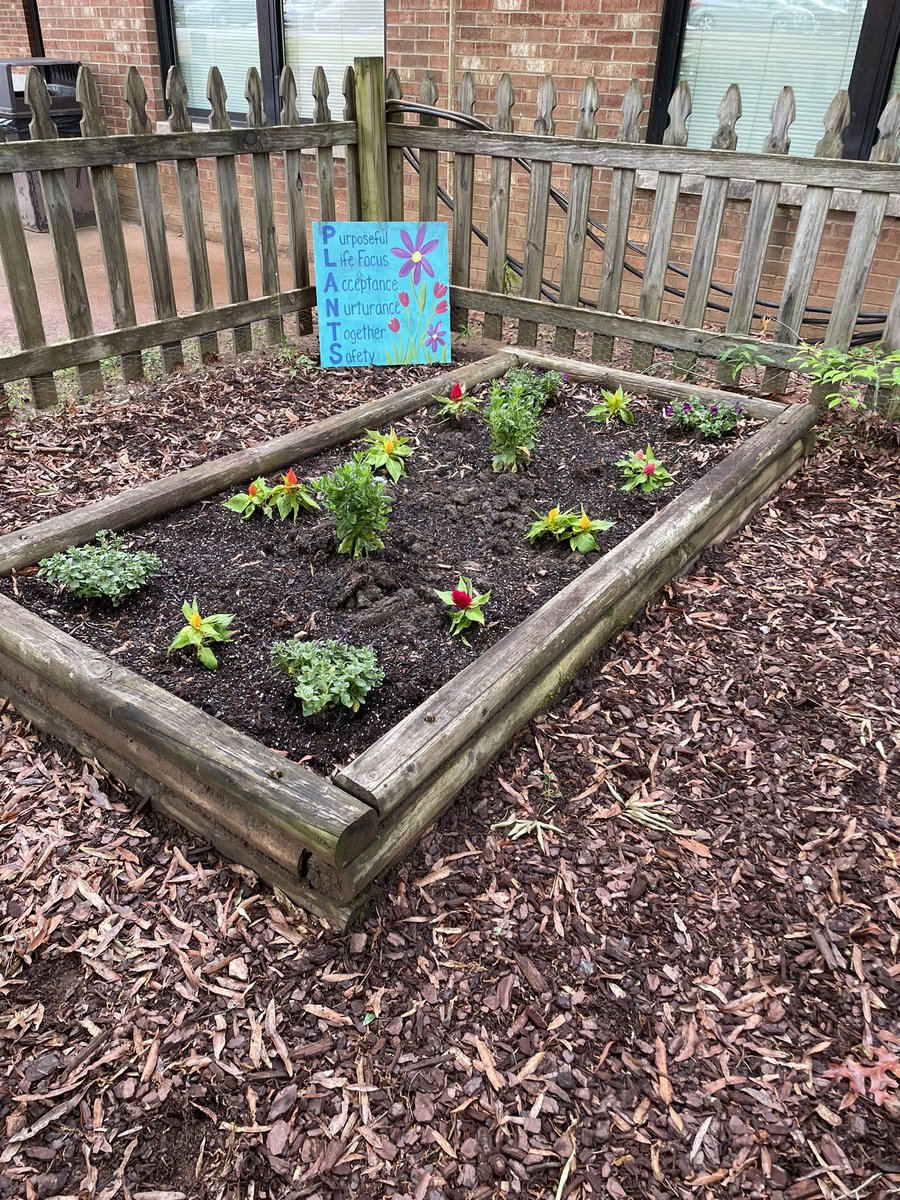 MsJSmith3's tweet photo. Thank you @SpartanPTO for helping us make this a reality! We’ve planted and we’re ready to GROW! https://t.co/moKiO5OpQW