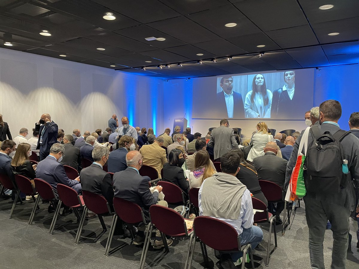 Aleksandra_Geor's tweet photo. L’ultima giornata del @salonerisparmio ha chiuso con la conferenza di @wallstreetita “E se il mondo non finisse domani?”
@leopoldogasbarr insieme ai suoi panellist ha parlato delle sfide per l’economia e gli investitori 👇
#SdR22 https://t.co/N1AlgY371M