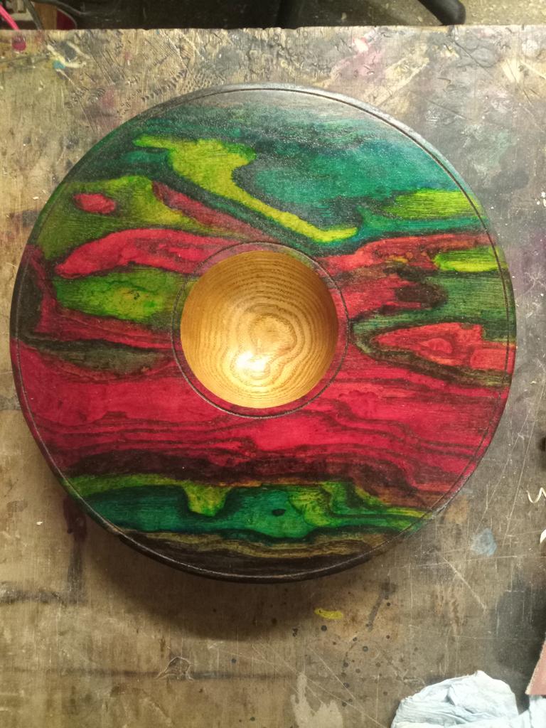 AndyWoodturner's tweet image. Round-bottomed bowl in Ash
275mm by 50mm