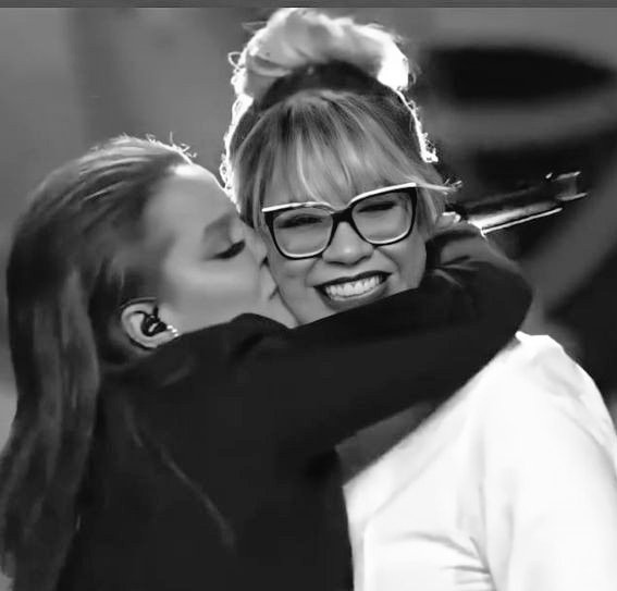 MomentoMarilia's tweet photo. "Minha vida não tem graça sem você Marília. Você é o amor da minha vida." – Maiara https://t.co/lDNTJMJq11