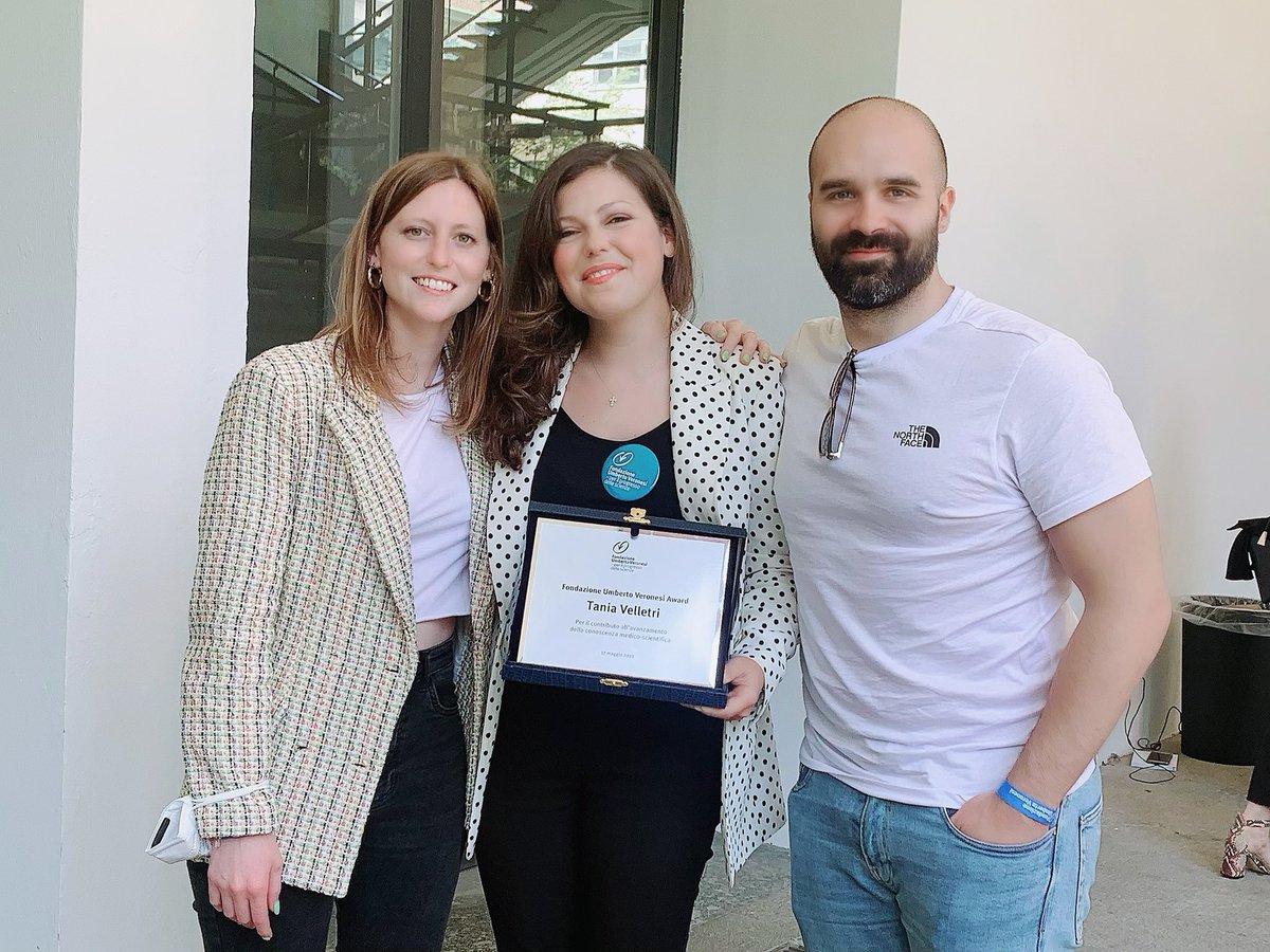 TaniaVelle's tweet photo. Oggi ho ricevuto l’award 2022 Fondazione Umberto Veronesi per il lavoro pubblicato su Cell Death &amp; Differentiation. Un successo si aggiunge nella lotta al tumore all’ovaio per il team del lab. di @gtesta72. Grazie @Fondaz_Veronesi per tutto il sostegno!@IEOufficiale @gtesta72 https://t.co/oAgP2FwoFo