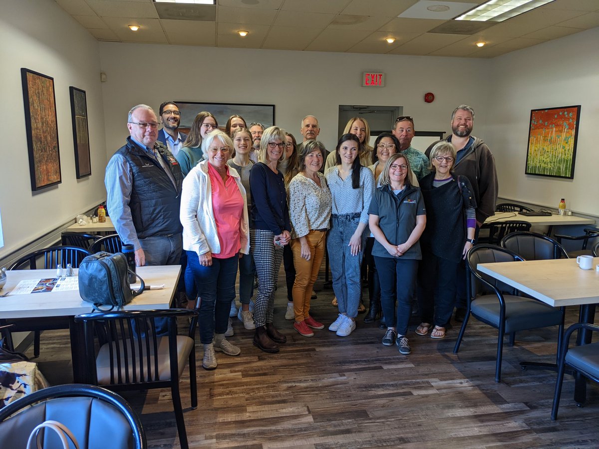 peter_mal's tweet photo. A great morning with the local Olds Rotary. Thank you for the opportunity to share about the @OldsCollege Student Refugee Program. Amazing to meet a Ukrainian refugee who has been in Olds for less than a week. #community #welcome https://t.co/YWjndcBblI