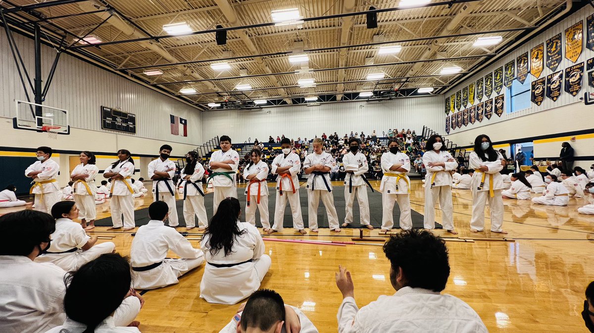 dz_kickstart's tweet photo. Still thinking about how awesome the @KICKSTART_KIDS @deZavalaMS did at the #kskbc! Thank you to all of the parents and staff who came to support our kids! @IrvingISD https://t.co/b1np7Fyd8p