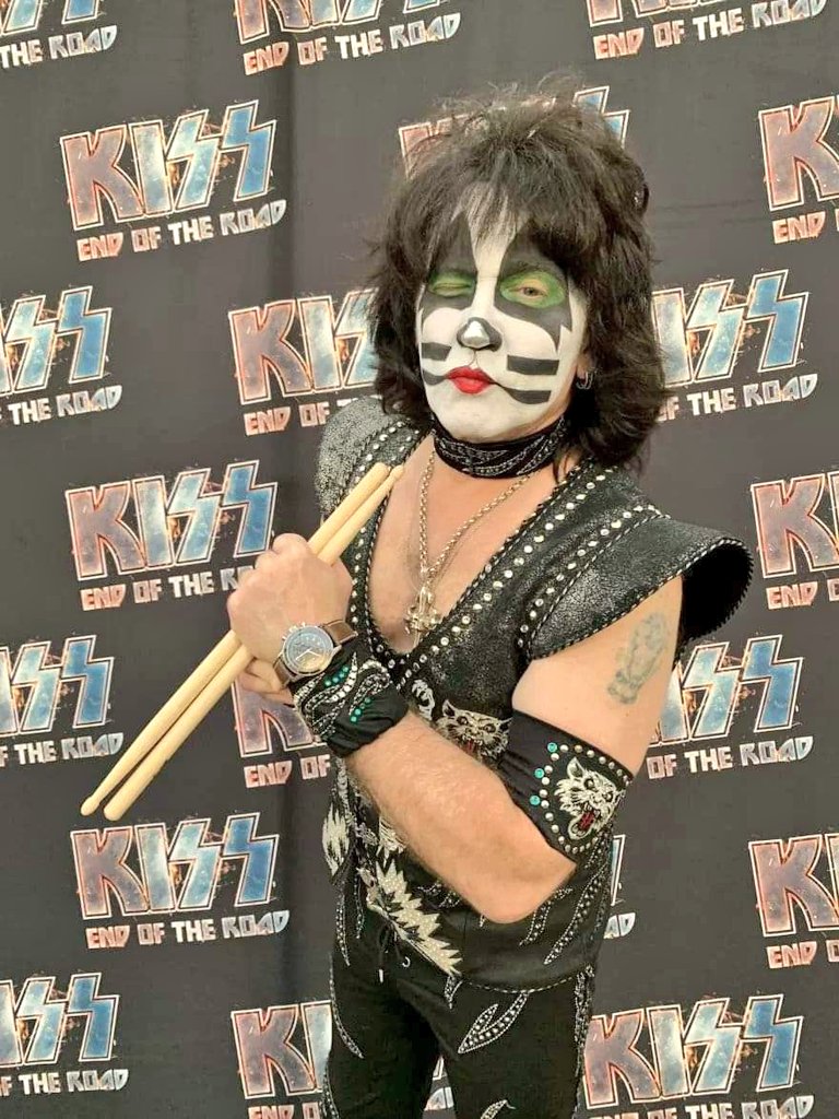Happy birthday  ERIC SINGER 64! 
