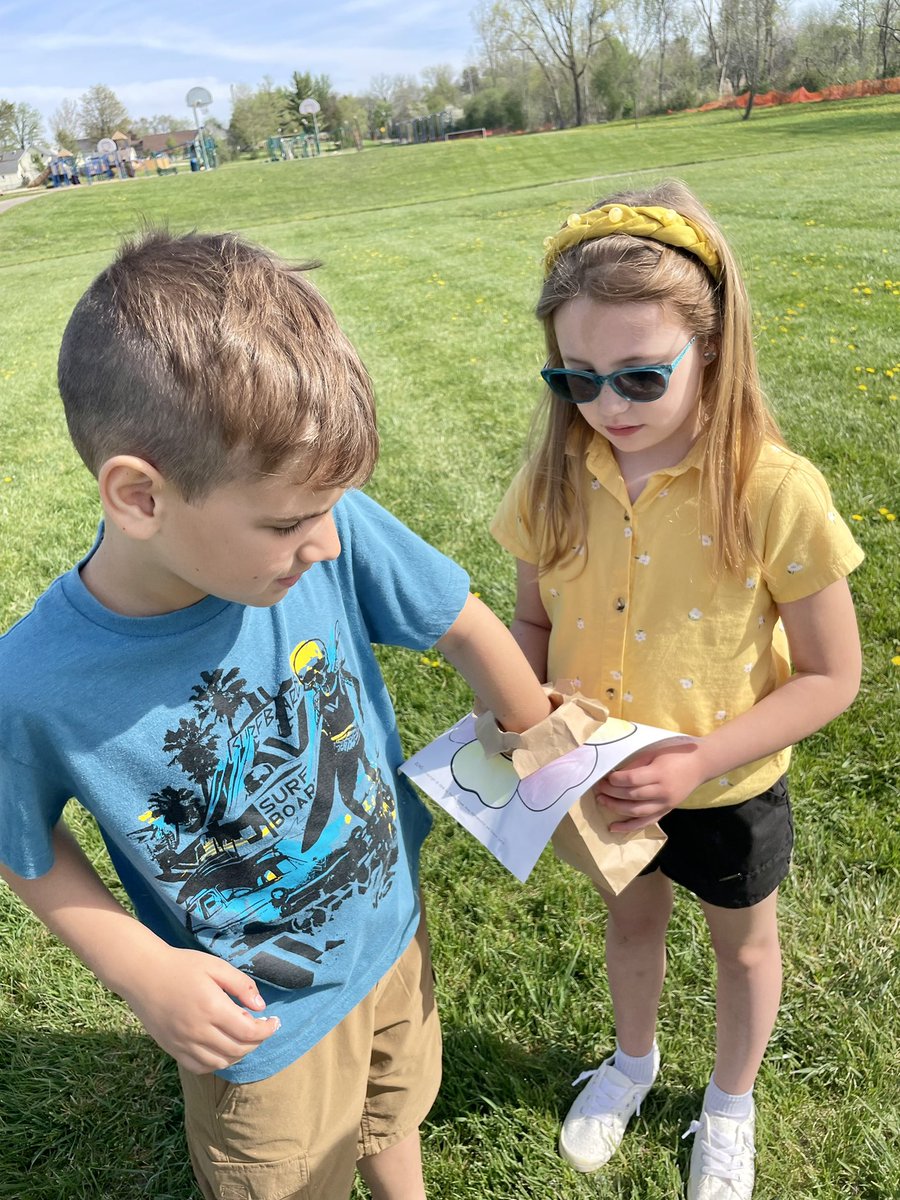 Second grade science fun!  Students imitated bee behavior as they moved pollen from flower to flower. <a href="/SLCSSalem/">Salem Elementary</a>