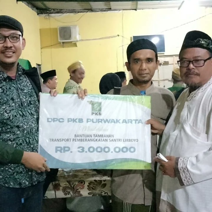 Ceceng_AQ's tweet photo. Bantuan DPC PKB Purwakarta untuk Para Santri santri Purwakarta yang berangkat ke Pesantren Lirboyo, Selamat Jalan Para Calon Kiayi dan Ulama Purwakarta untuk Mencari Ilmu di Pesantren Lirboyo

@DPP_PKB
@cakimiNOW
@dpwpkbjabar
@AcepJamaludin01
@SyaifulHooda

#SantriLirboyo https://t.co/WryT37vYG4