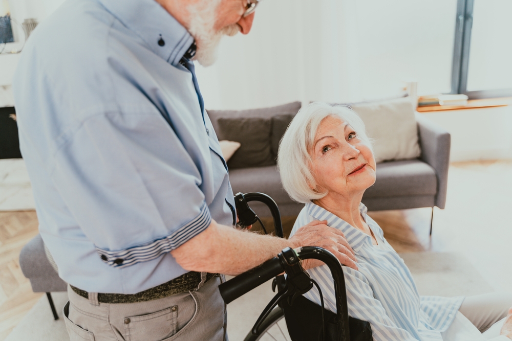 FreedoMobility's tweet photo. Transitioning a loved one from a facility back home is much easier when planning is done in advance. Learn how to can prepare for your loved one’s return by ensuring their living space is suitable and safe: https://t.co/lMo3MH7vDB 🏠

#accessibility #mobility #mobilitysolutions https://t.co/PHzMTDtcbR
