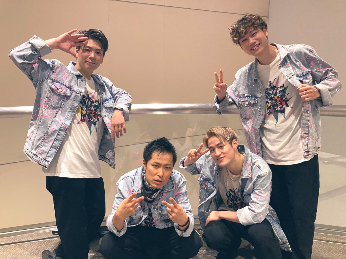 kosuke_tsuyuki's tweet photo. 「スペプラ手越FES 2022」
ツアー終了後、またすぐに手越さんのステージに立たせていただけてとても嬉しかったです😆
新曲MAZEWORLD、いかがでしたか？
HONEYYYの方も、そうでない方も一緒に盛り上がってくださり最高でした🔥
2日間ありがとうございました！
#スペプラ手越フェス2022
#手越ダンサーズ https://t.co/zHKWqOn7XD