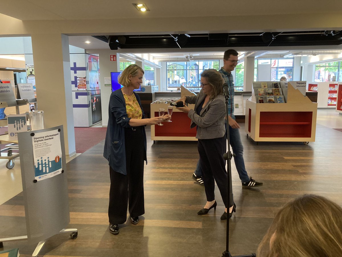 #opening #IDO met een toost na een geweldig gedicht van de stadsdichter @ellenvanderkolk