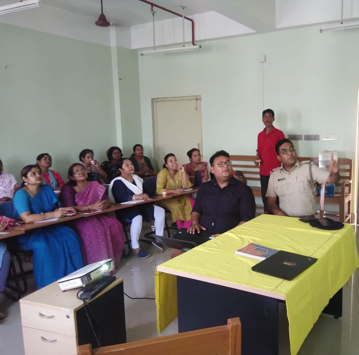 azad1992's tweet photo. Cyber Awareness Program Organised In Malda
https://t.co/QxJn7YAAKQ
#cyberawareness #cybercrimeupdate #malda https://t.co/so2Ywf3bHn