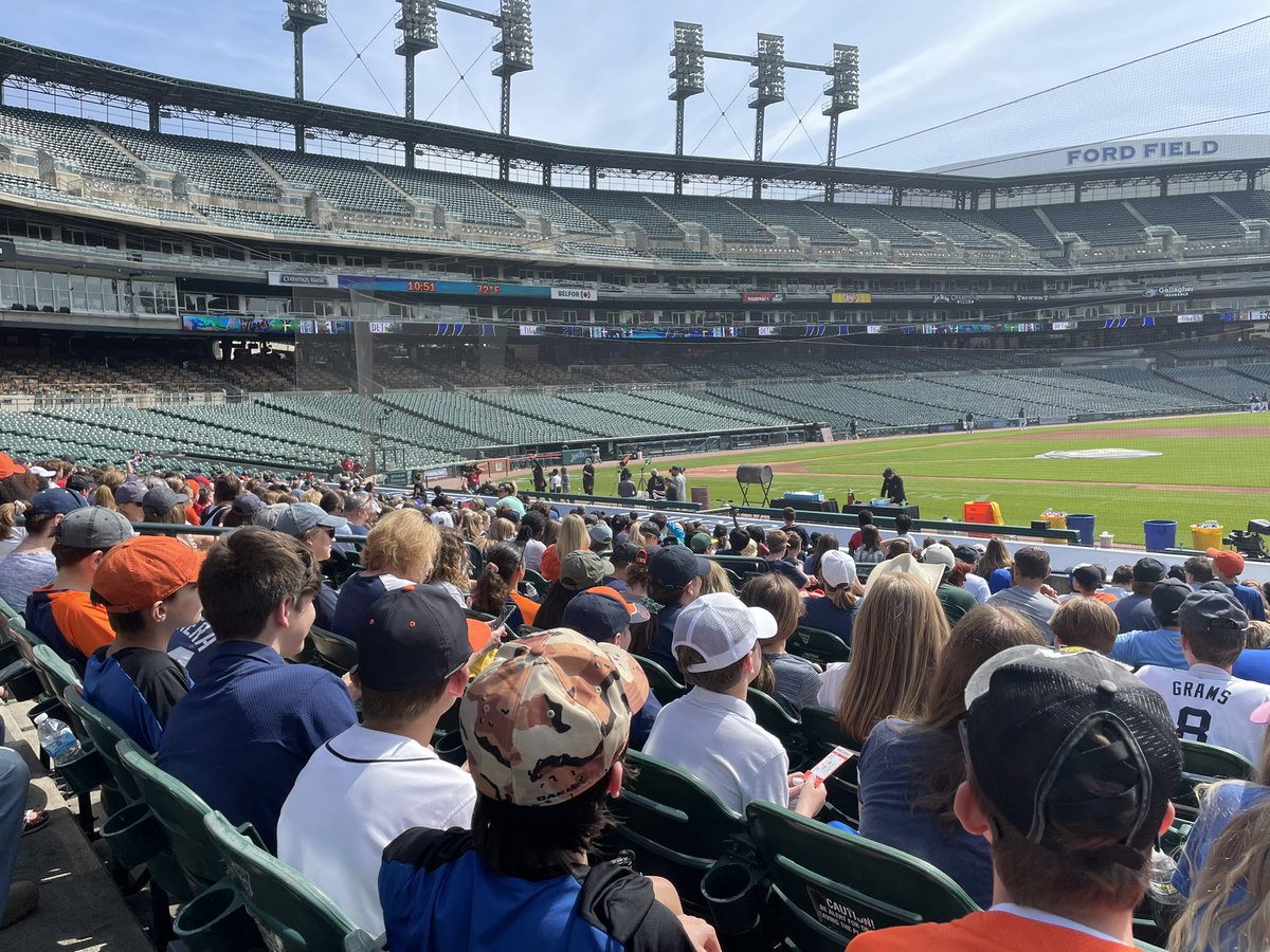 EthanBakerMI's tweet photo. #classoutside @ComericaPark @tigers https://t.co/b5ABrSKYPD