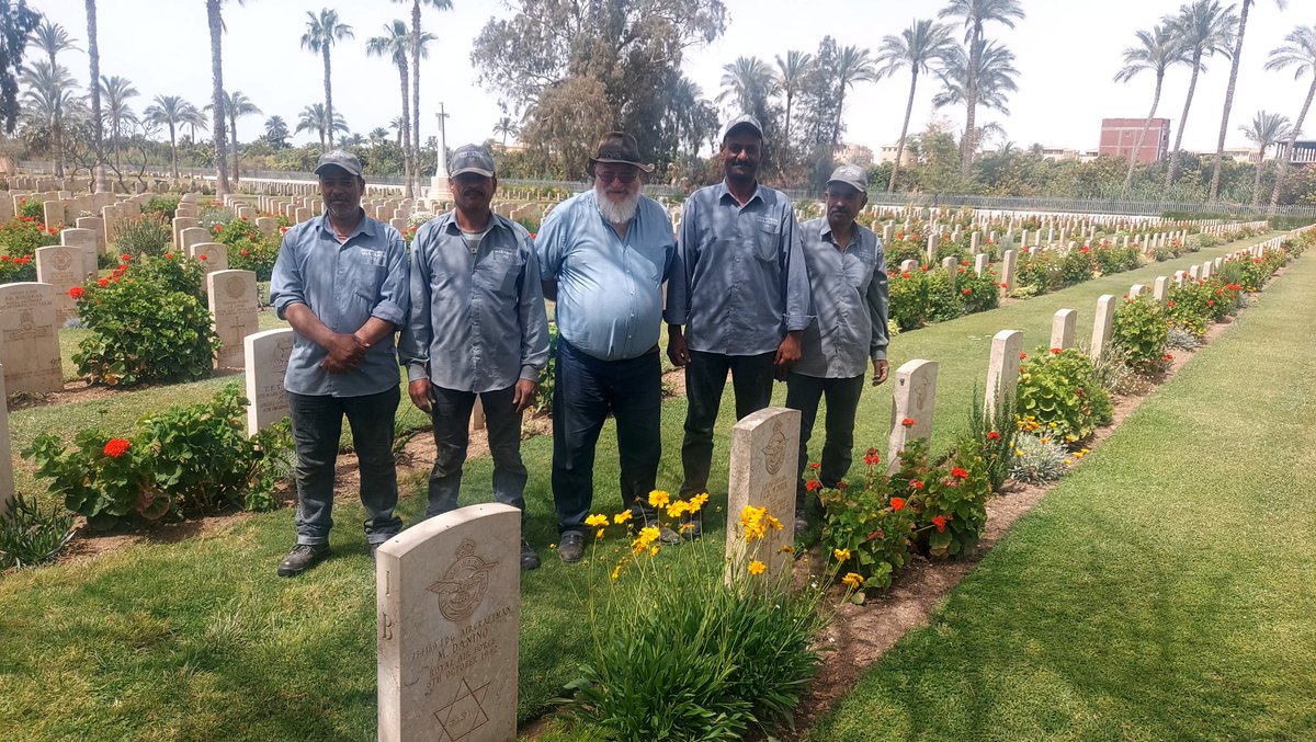 baghdady_rashed's tweet photo. The technical manger visited Fayid war  cemetery  today and recalled  memories during his work in Egypt from a long time, expressing his admiration for the excellent standards for the cemetery, and his thanks to the  team @CWGC @georgeelia5 @RodCarkett @AAPAComms @MamdouhWahed3 https://t.co/K6xzxwXocU