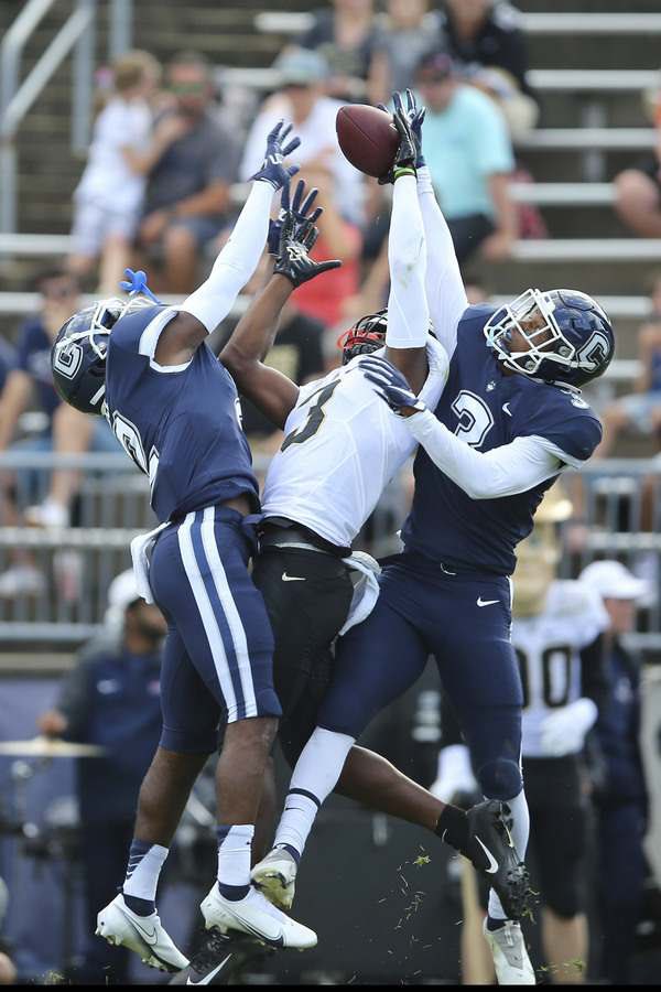 After a great conversation with <a href="/johnmarinelli/">John Marinelli</a>, I am blessed to receive my FIRST offer from the University Of Connecticut! <a href="/AllenTrieu/">Allen Trieu</a> <a href="/EDGYTIM/">Timothy “EDGYTIM” OHalloran</a> <a href="/SinqueTurner/">Coach Turner</a> <a href="/Levi_bradley312/">Levi bradley</a> <a href="/WRvsEVERYBODY/">Coach Billy</a>