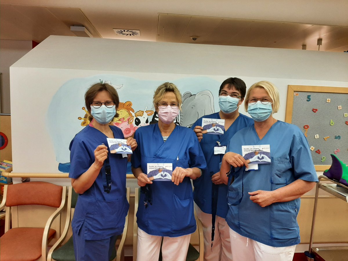 Zum Internationalen Tag der Pflege 🎉haben wir heute all unsere Alltagshelden👸 der imland Klinik auf den Stationen besucht und uns für Ihre tägliche Arbeit bedankt.

Hoch lebe die Pflege!💐🥂

#imlandklinik
#rendsburg 
#eckernförde 
#pflege 
#tagderpflege 
#danke