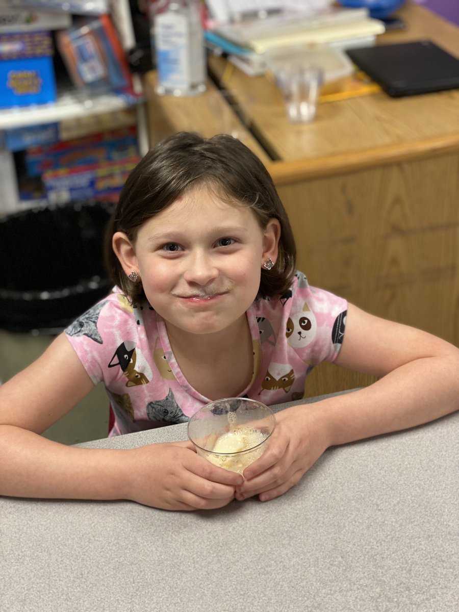 msmoss23's tweet photo. We’ve been talking about states of matter and what better way to see all three but a Dr. Pepper float 🥤🍨🫧 @LaurelMillElem @toni_stadelman #gasmustache #scienceiscool #solidliquidgas #everythingmatter https://t.co/RPyqqAgkRT