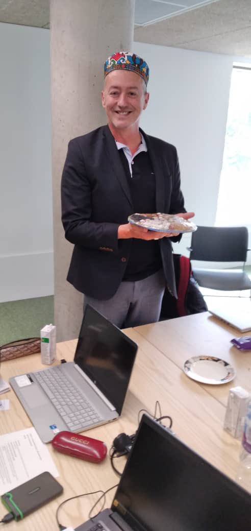 Very productive day working with <a href="/russell1955/">Russell Stannard</a> (with gifts from Uzbekistan!) on our videos for our <a href="/EnglishSchSub/">English as a School Subject Research Project</a> project summit! Tomorrow – getting ready for <a href="/iatefl/">IATEFL</a> in Belfast #research