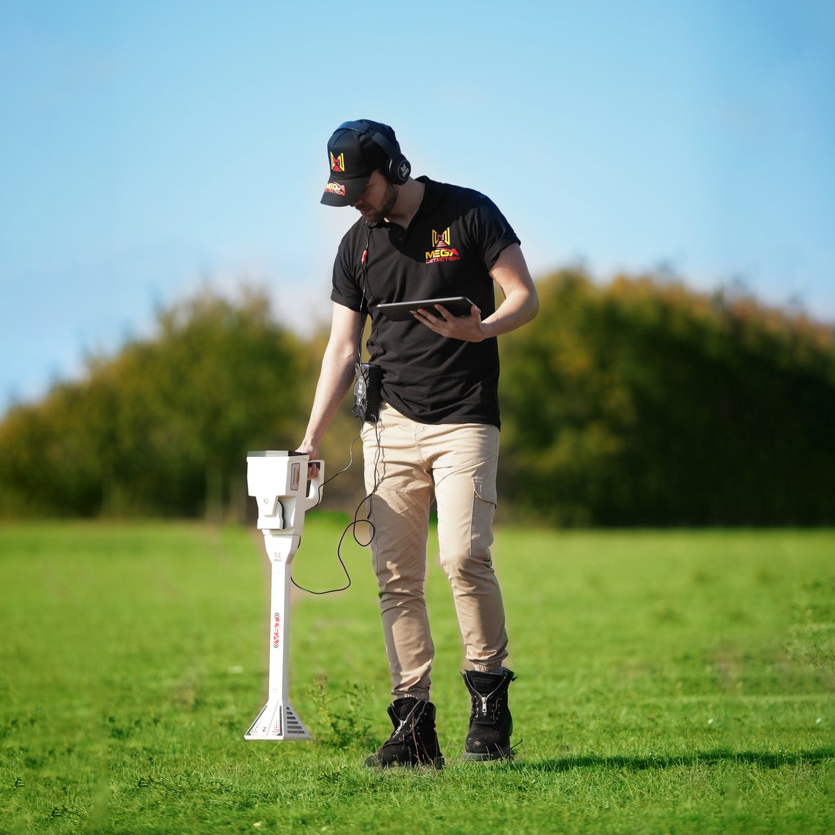 MegaDetection20's tweet image. Phoenix 3D ground scanner enable the treasure hunter to detect any buried deep treasures easily and visually via its unique ground scan technology paired with Multi Visual Analyzer app. 

Find out more :bit.ly/3My91wM

#Phoenix  
#MegaDetection 
#3DGroundScanner