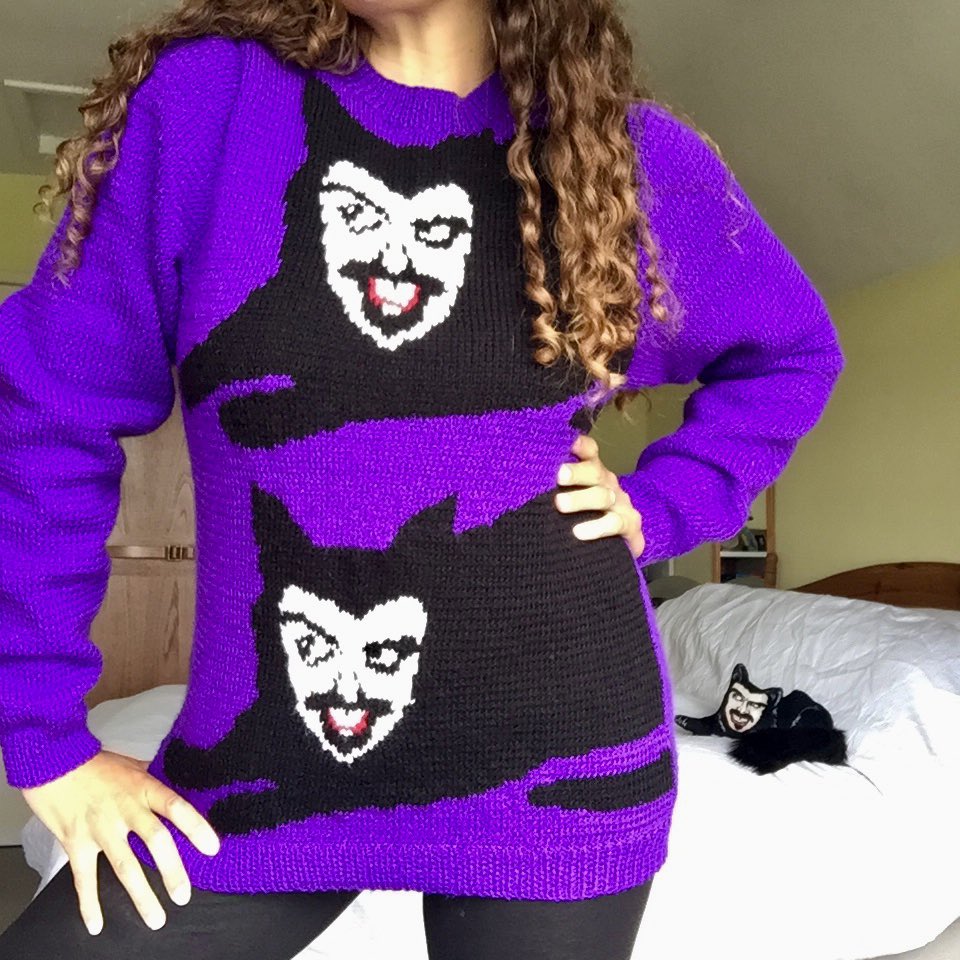 CarolineBarras's tweet photo. My latest What We Do In The Shadows Vlad Cat knit (and earlier one)๐งถ. Also I need a new pose!!
#handknitted #handknit #knitting #knits #whatwedointheshadows #vladcat #vladcatsweater #jemaineclement #taikawaititi #knittedart #wwditsfanart #wwdits @AJemaineClement @DeliciousNecks https://t.co/QlmaB3Jhlx