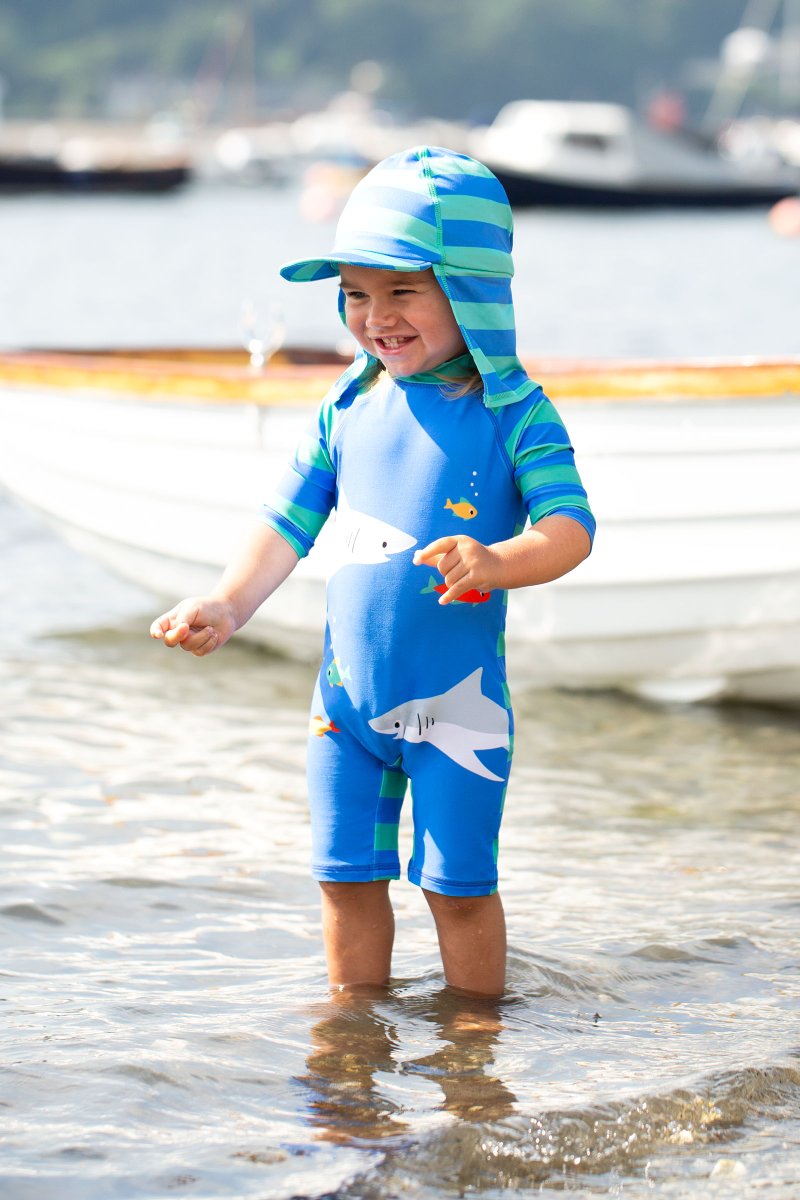 babipur's tweet photo. Get Summer ready!

☀️UPF Sun Suits 
☀️UPF Rash Vests
☀️Sun protection Legionnaires hats (that you can swim in!) 

We've got you covered! 

Some items are on SALE with up to 50% off (limited sizes) 

https://t.co/NNOxQXmBfs

#frugi #summeressentials #beachessentials https://t.co/BhgZ2K7ep3