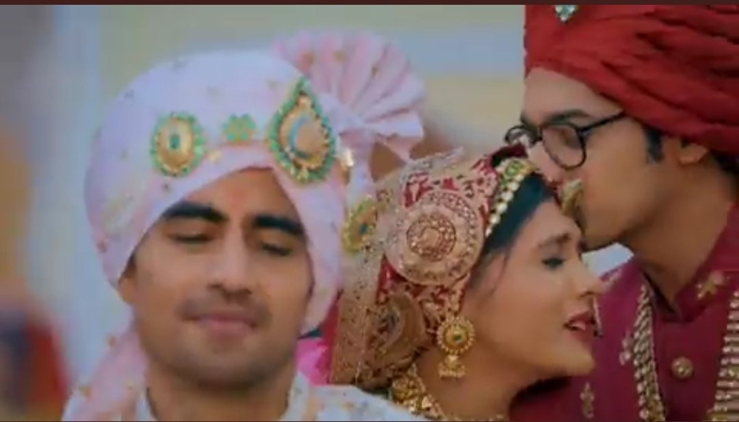 Aparna45056805's tweet photo. My #KaiShu 😍🥺🧿
Kitna v dekhu Dil hi nahi bharta 🥺
#yrkkh #SiblingGoal #PranaliRathod #MayankArora #AbhiRaKiShaadi https://t.co/rwrtuQizI0