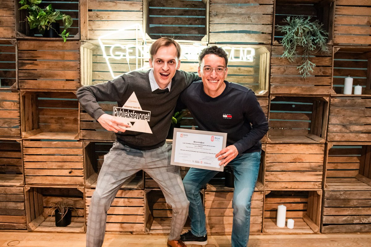 Proficiat aan laatstejaarsstudent computerwetenschappen Tiebe Parmentier die met zijn onderneming Tekst.ai de publieksprijs van de Gentrepreneur Awards 2022 won. bit.ly/3MantKR