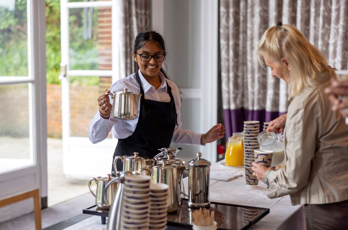 RAClubJobs's tweet photo. Our staff were delighted to welcome 300 members for the annual Spring Breakfast Drive-In on Saturday. With a spectacular selection of over 150 cars on display at our beautiful Woodcote Park clubhouse, this event truly helped kick off a busy and exciting season ahead! https://t.co/t7MAnrwwkG