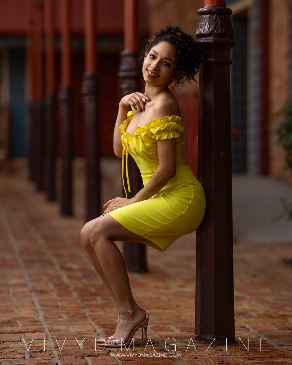 If you are always trying to be normal you will never know how amazing you can be.
- Maya Angelou
..............................................................................
BOLD. VIBRANT. YOU!
.
.
What do you think of when you here those words? Do you think of yourself as you