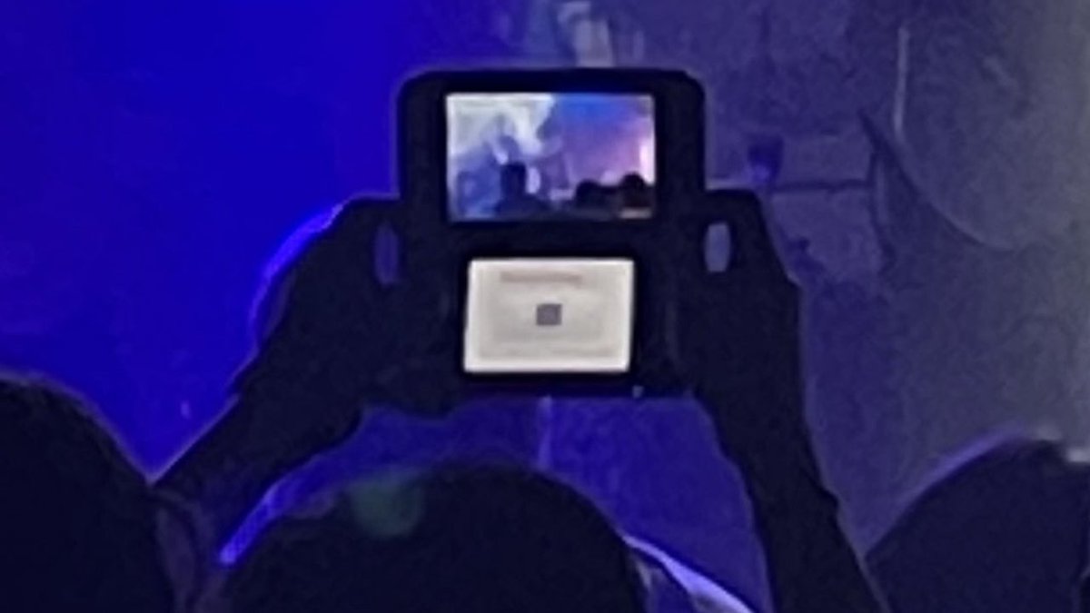 IGN's tweet photo. People keep recording concerts on the Nintendo 3DS. https://t.co/23ceBoTtCQ https://t.co/tGMEn0NFzt