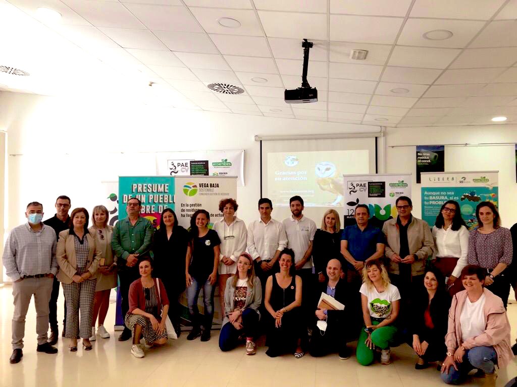 SoniaPC79's tweet image. Desde @ecoembes_com agradecidos a  @GVAagroambient y @CVBSostenible y a las entidades locales, por la sesión de hoy en el Consorcio VegaBaja Sostenible, y cómo mejorar en la gestión residuos, desde #PAECV al Proyecto LIBERA.